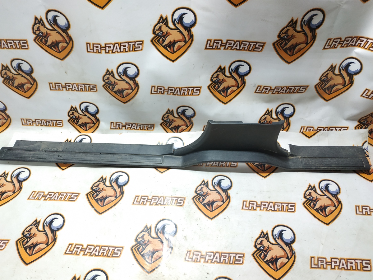 EMG000662PVJ Отделка стойки салона нижняя правая Range Rover Sport L320 (2005-2013) Б/У